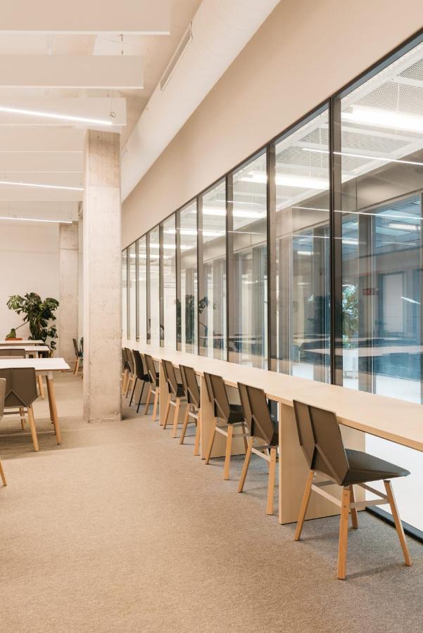 For Students Studying In Barcelona Only - Stunning Spacious Studios And Private Rooms At Pallars Student Accommodation Buitenkant foto