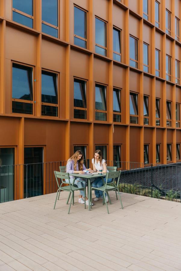 For Students Studying In Barcelona Only - Stunning Spacious Studios And Private Rooms At Pallars Student Accommodation Buitenkant foto