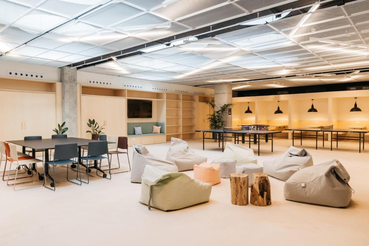 For Students Studying In Barcelona Only - Stunning Spacious Studios And Private Rooms At Pallars Student Accommodation Buitenkant foto