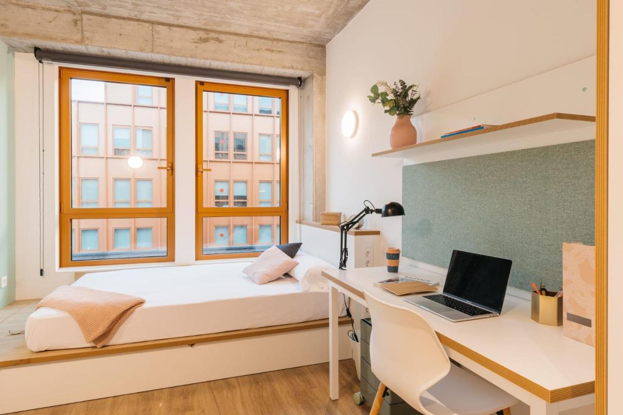 For Students Studying In Barcelona Only - Stunning Spacious Studios And Private Rooms At Pallars Student Accommodation Buitenkant foto