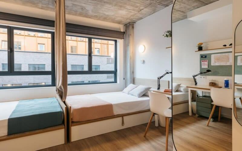 For Students Studying In Barcelona Only - Stunning Spacious Studios And Private Rooms At Pallars Student Accommodation Buitenkant foto
